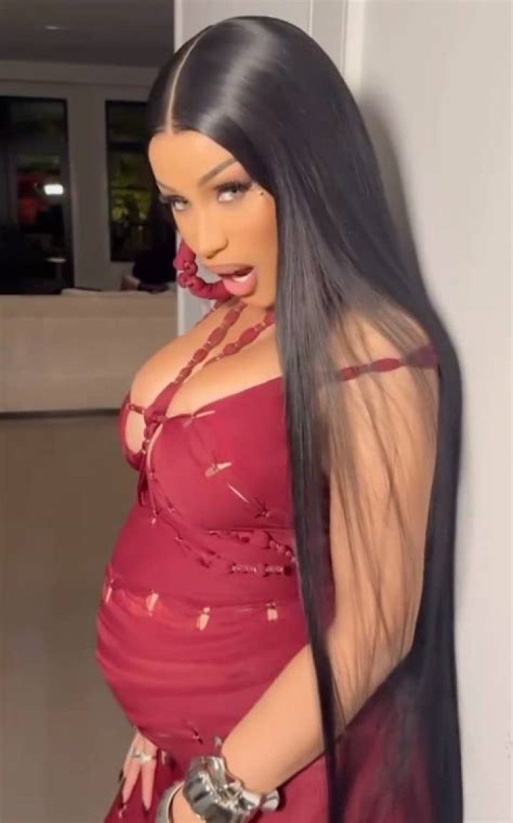 Doja Cat’s “I’m Pregnant” April Fools’ Joke Sparks Twitter Debate