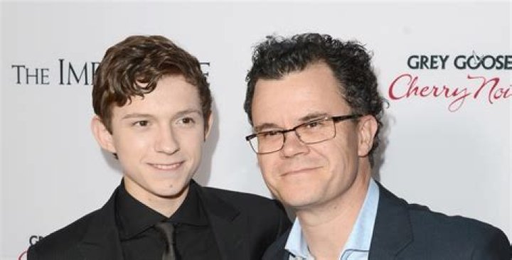 Dominic Holland- Wiki, Age, Wife, Ethnicity, Net Worth, Height, Career