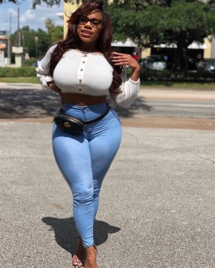 Dominique Chinn- Bio, Wiki, Age, Height, Net Worth, Relationship, Career