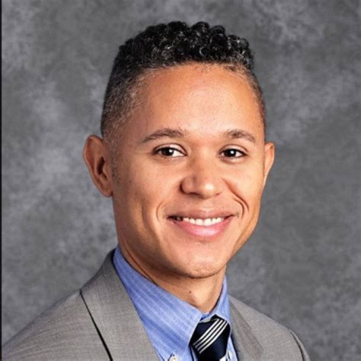 Dr. Wellinthon Garcia- Wiki, Age, Ethnicity, Wife, Height, Career, Net Worth