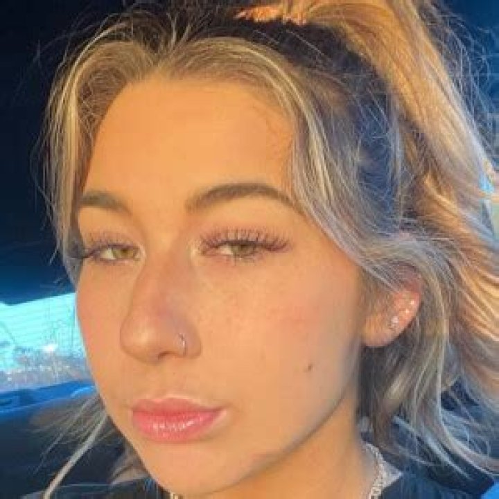 Duh.laneyyy- Age, Boyfriend, Net Worth, Height, Ethnicity