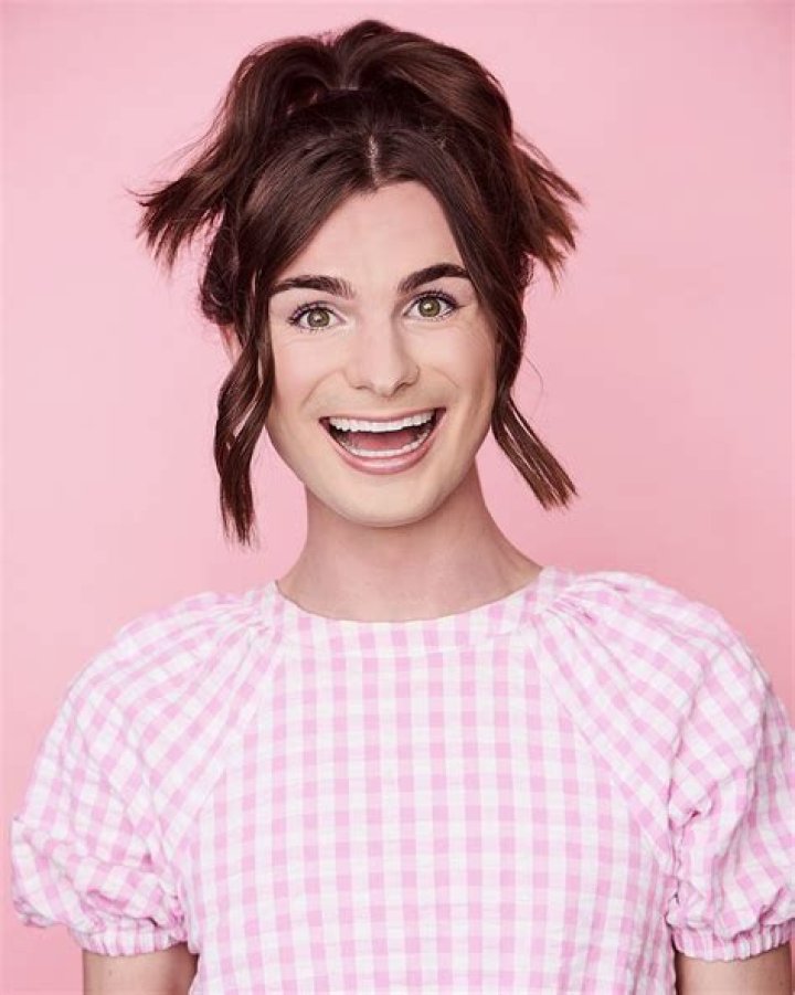 Dylan Mulvaney- Wiki, Age, Boyfriend, Ethnicity, Net Worth, Height, Career