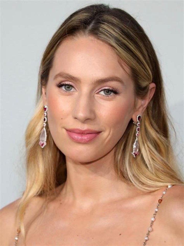 Dylan Penn- Bio, Wiki, Age, Height, Weight, Net Worth, Relationship, Career & Facts