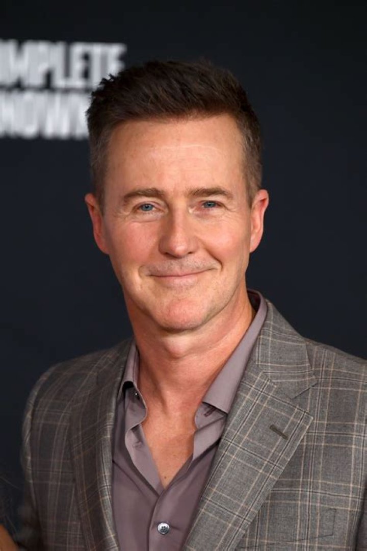 Who Is Edward Norton? Wiki, Age, Ethnicity, Wife, Height, Net Worth, Career (Biographygist)