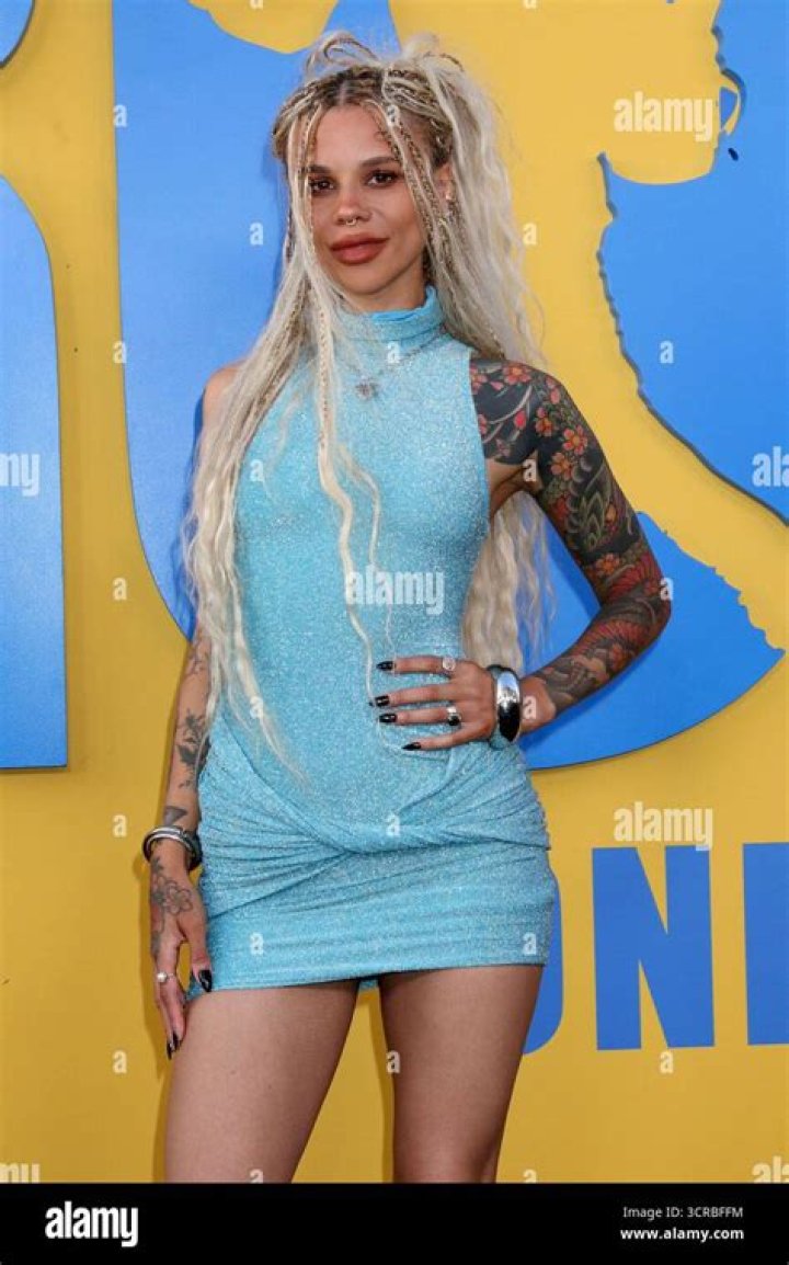 Eleanor Barnes- Age, Net Worth, Height, Boyfriend, Career, Ethnicity