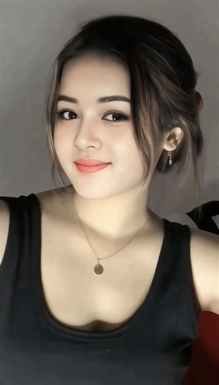 
Elina Devia- Wiki, Age, Height, Net Worth, Boyfriend, Ethnicity	