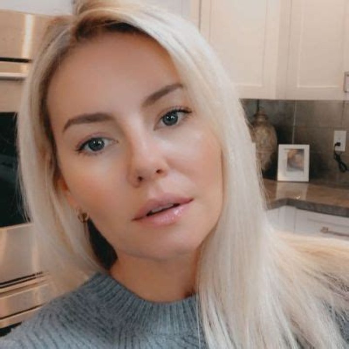 Elisha Cuthbert Confirms That She Is Pregnant