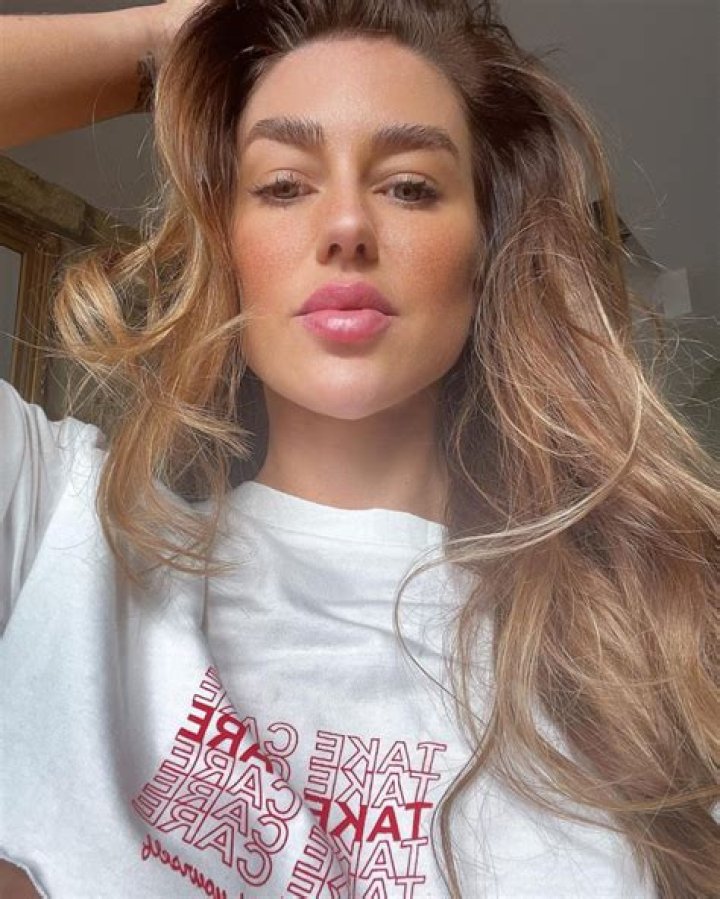 Eliza Rose Watson- Wiki, Age, Ethnicity, Husband, Height, Net Worth, Career