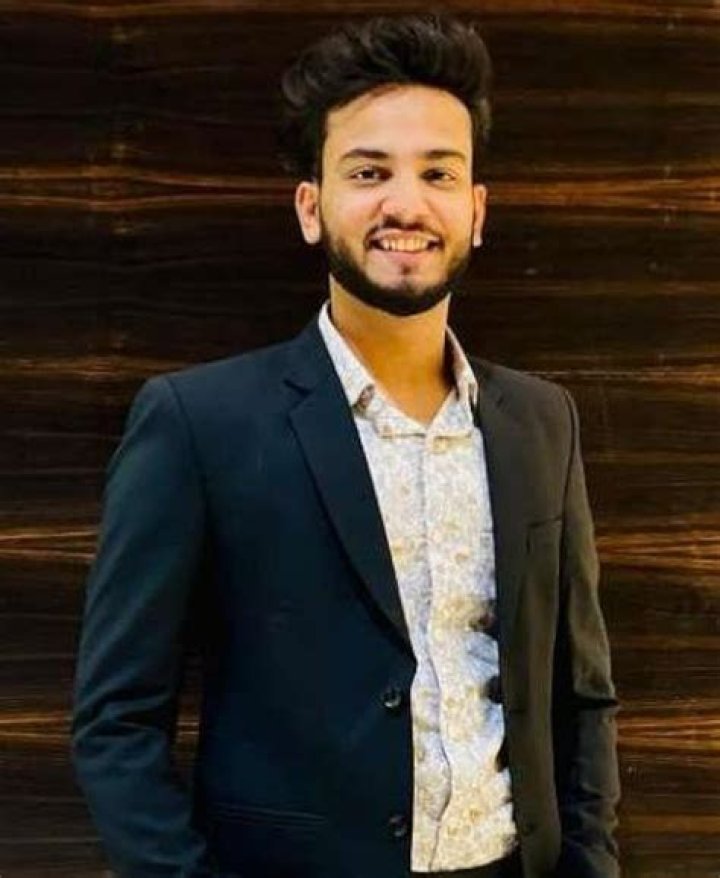 Elvish Yadav- Biography, Age, Girlfriend, Height, Net Worth, Religion