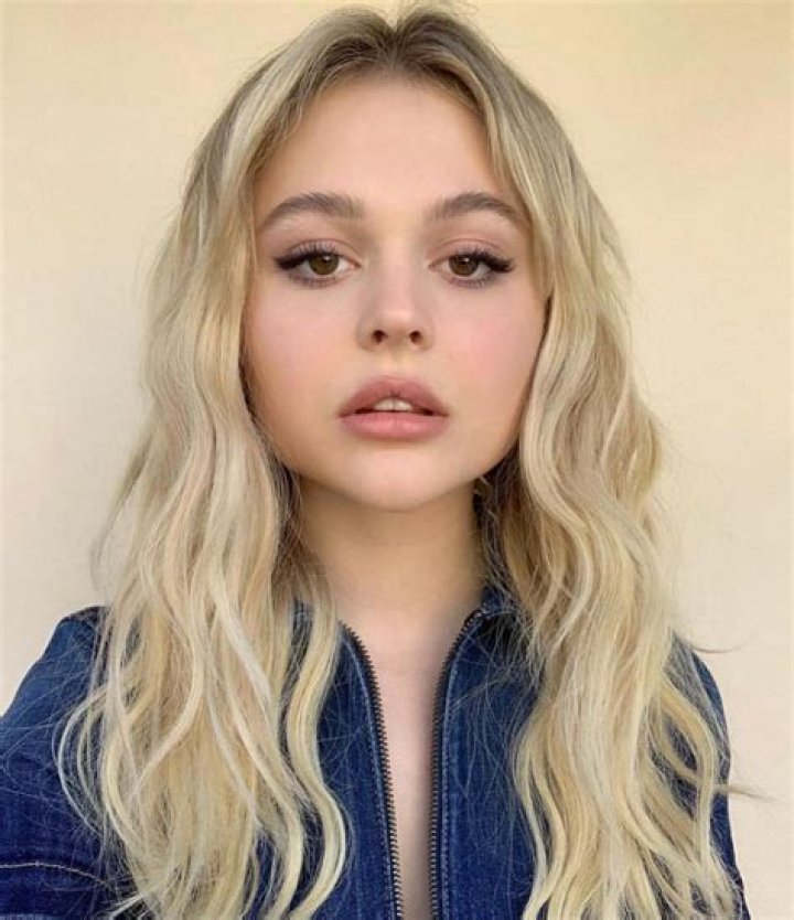 Emily Alyn Lind- Wiki, Age, Height, Net Worth, Boyfriend, Ethnicity