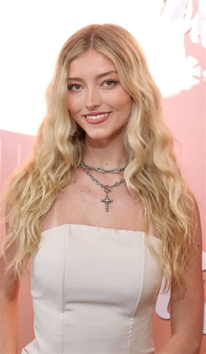 Emily Dobson- Net Worth, Age, Ethnicity, Parents, Height, Career