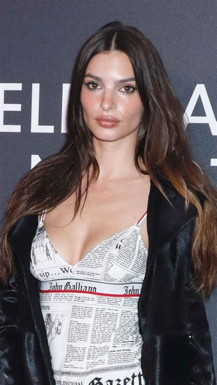 Emily Ratajkowski- Bio, Age, Height, Net Worth, Husband, Marriage