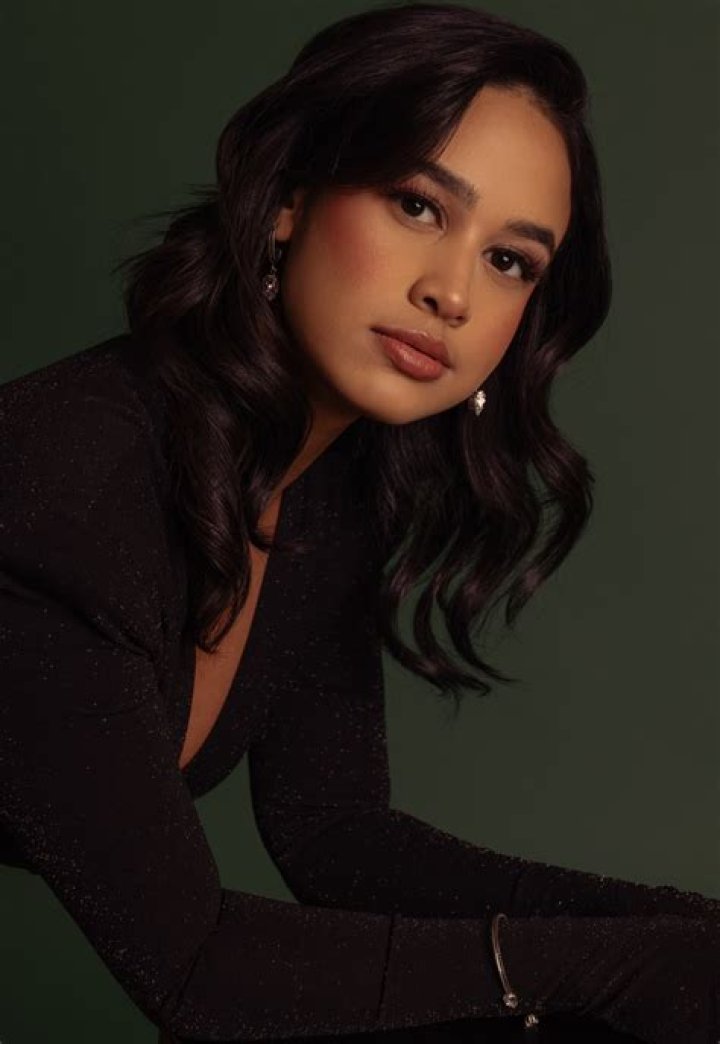 Emily Tosta- Wiki, Age, Height, Net Worth, Boyfriend, Dating