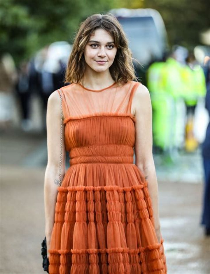 Emma Appleton- Wiki, Age, Height, Net Worth, Boyfriend, Ethnicity, Career