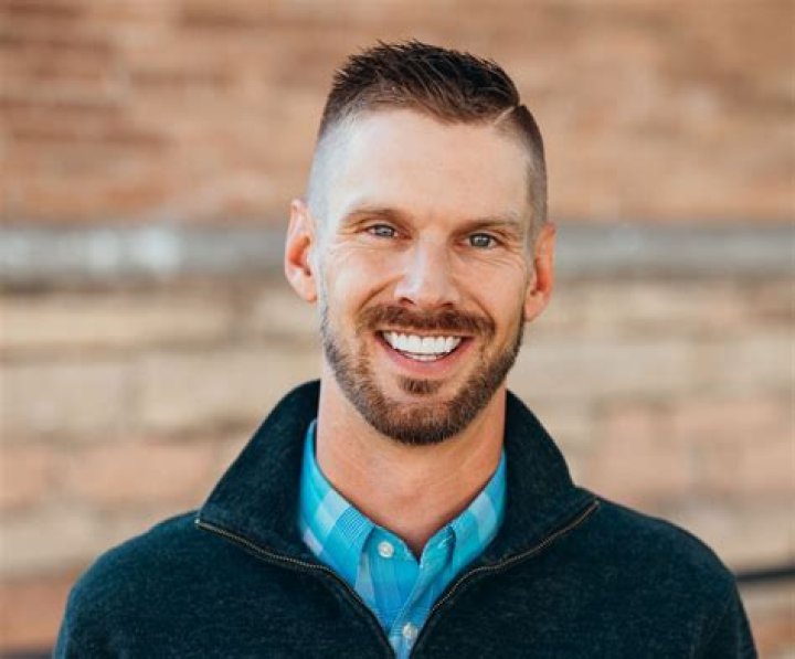 Eric Dunn – Wiki, Bio, Age, Height, Net Worth, Girlfriend