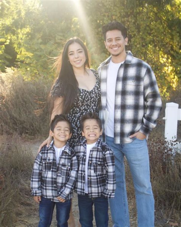 Eric Ochoa- Wiki, Age, Height, Net Worth, Girlfriend, Ethnicity