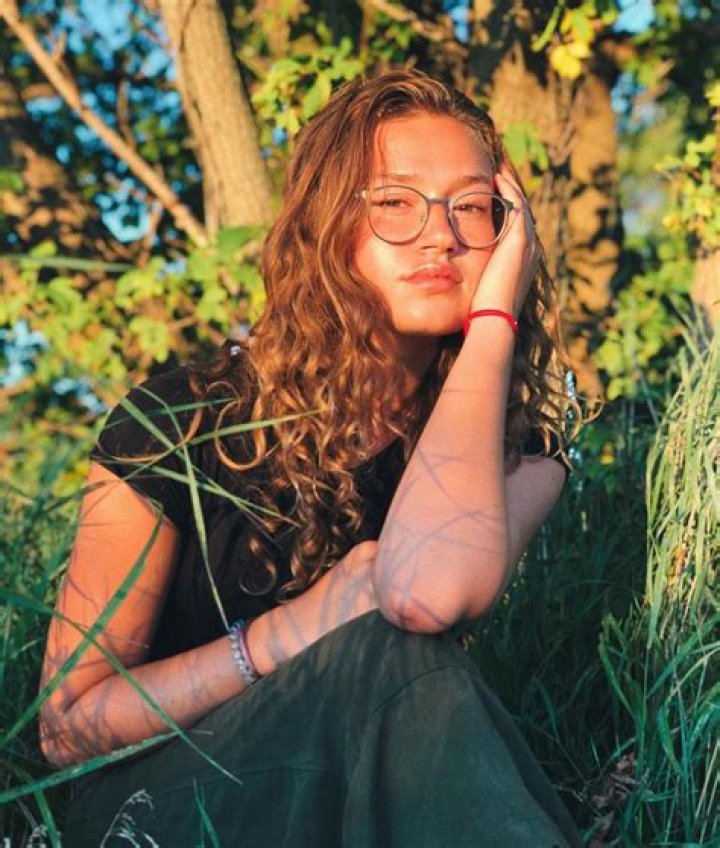 Esther Frantzich- Bio, Age, Instagram, Net worth, Boyfriend, Height, Career