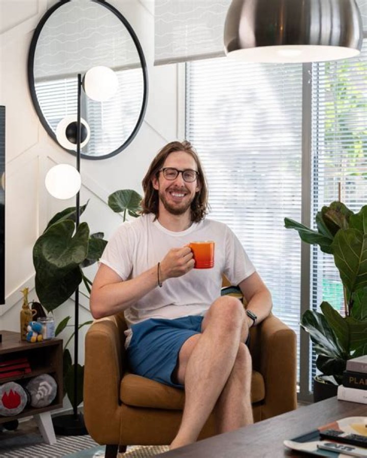 Evan Edinger- Net Worth, Bio, Age, Heights, Nationality, Girlfriend, Career