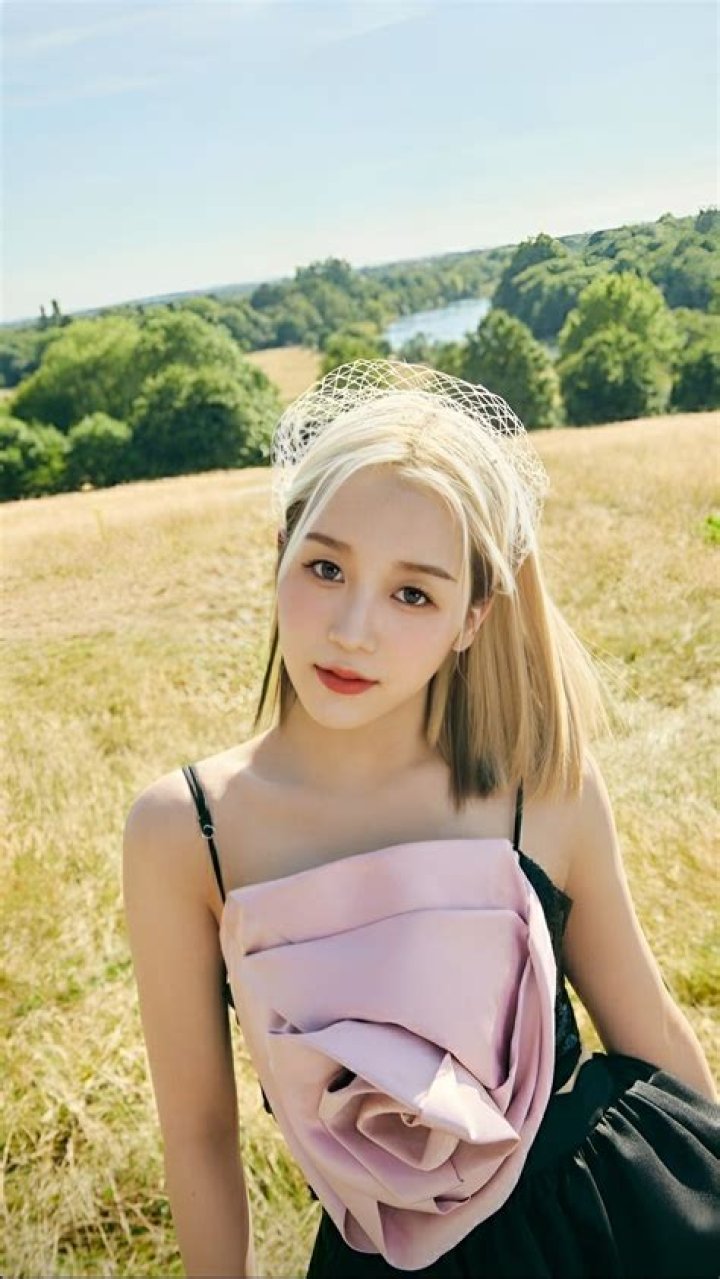 Ezaki Hikaru – Wiki, Age, Height, Net Worth, Career, Boyfriend, Dating