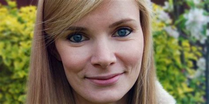 
FalseSymmetry- Age, Boyfriend, Dating, Height, Net Worth, Career	