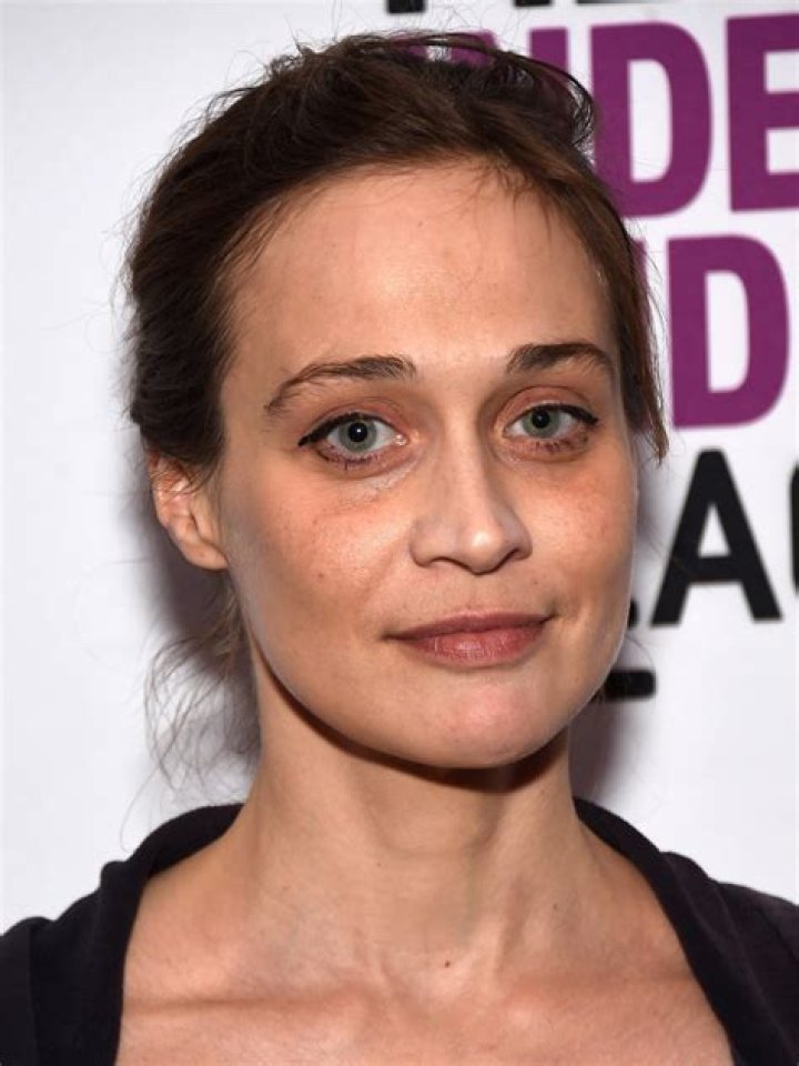 Who is Fiona Apple ? Wiki, Age, Husband, Net Worth, Ethnicity, Career