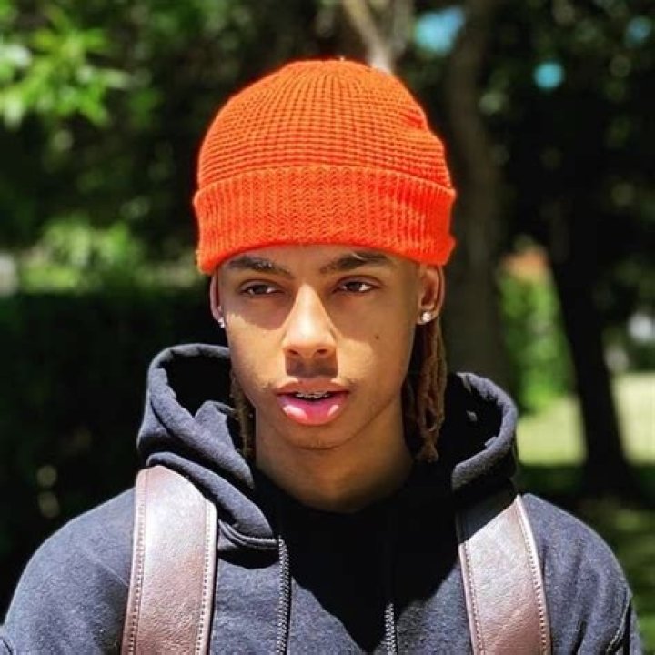 Flaront- Age, Girlfriend, Height, Net Worth, Nationality