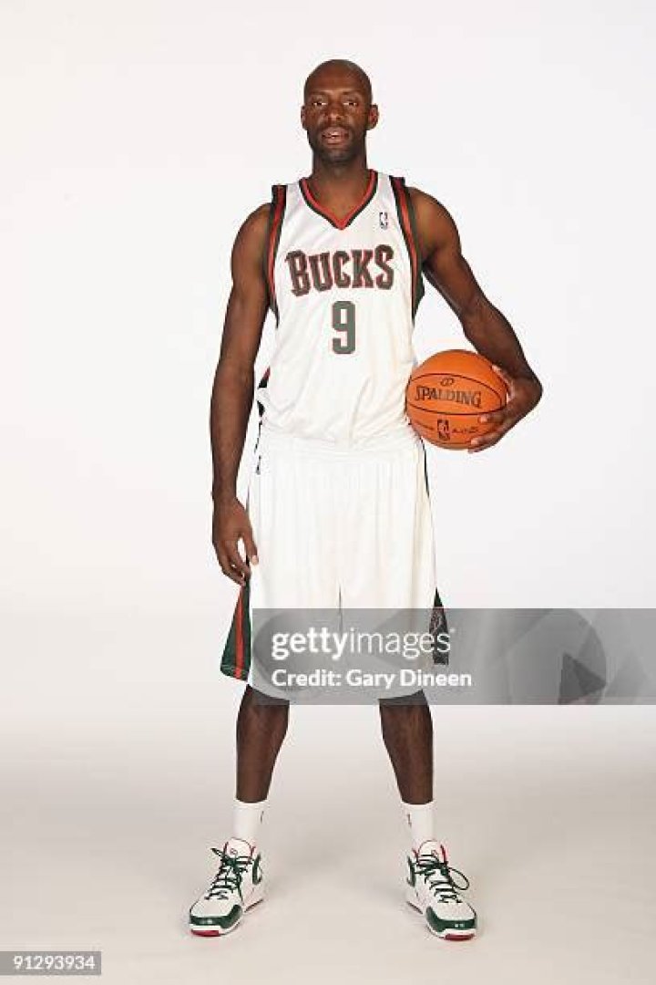 Francisco Elson- Wiki, Age, Height, Net Worth, Girlfriend, Ethnicity