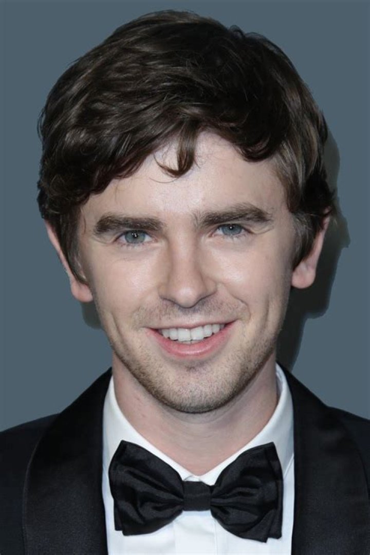 Freddie Highmore- Bio, Age, Height, Net Worth, Girlfriend, Dating