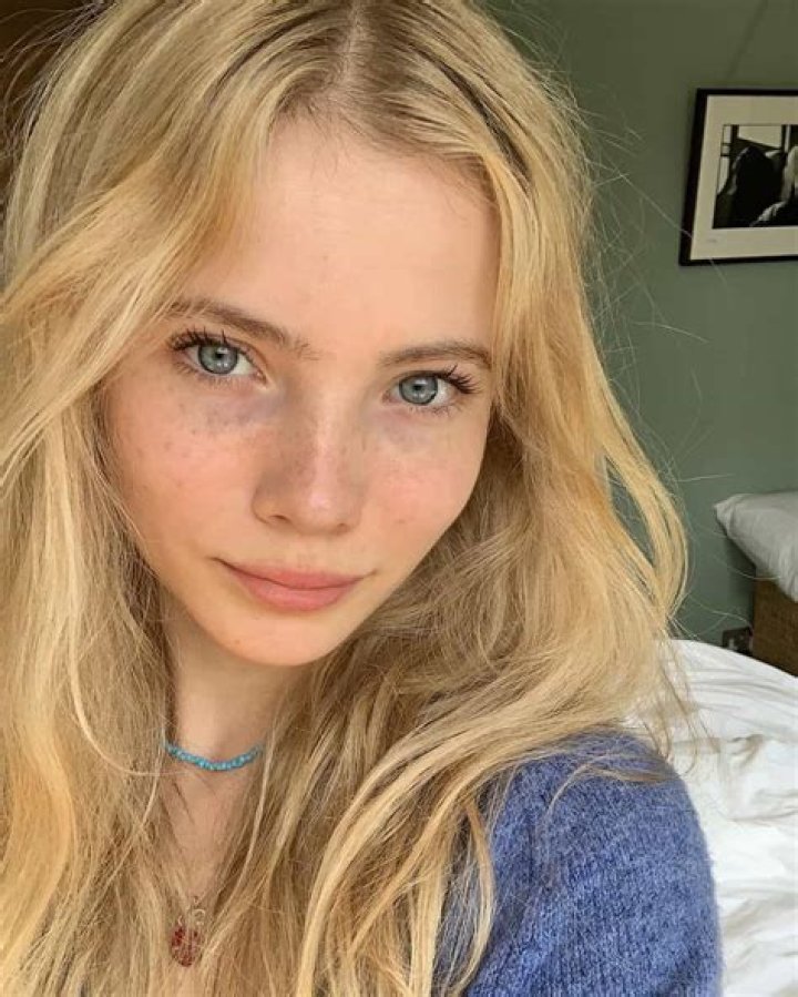 Freya Allan- Biography, Net Worth, Age, Husband, Career
