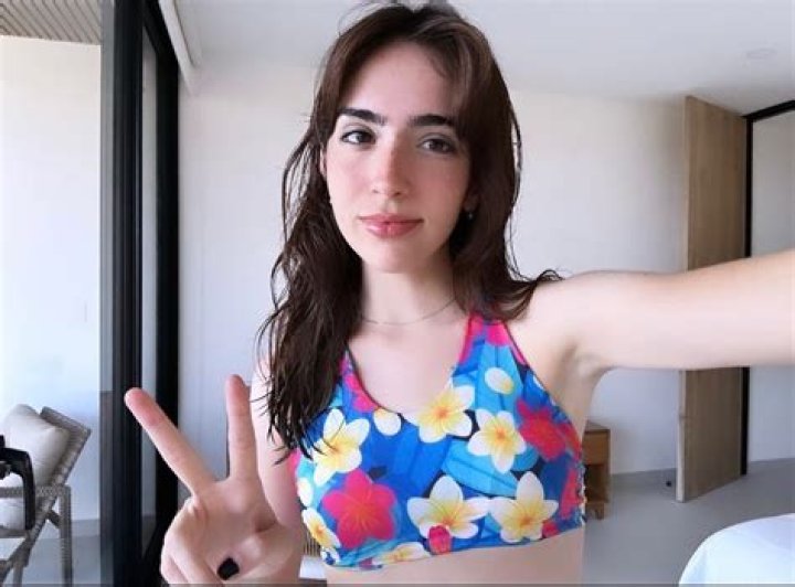 Gabriela Bee- Wiki, Bio, Age, Weight, Height, Boyfriend, Career, Net Worth