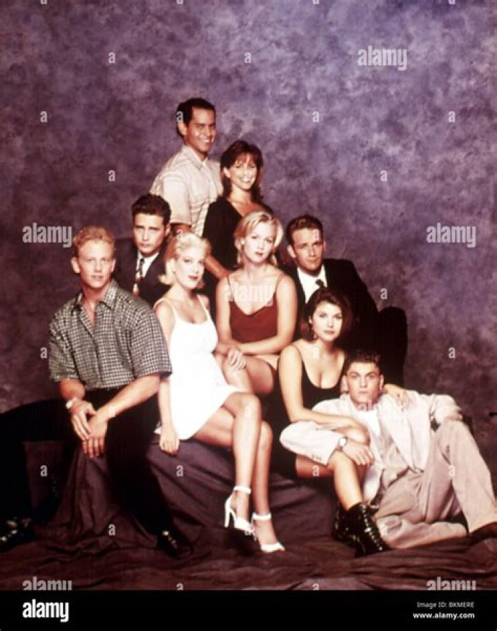 Who is Gabrielle Carteris? Wiki, Age, Height, Husband, Net Worth, Ethnicity