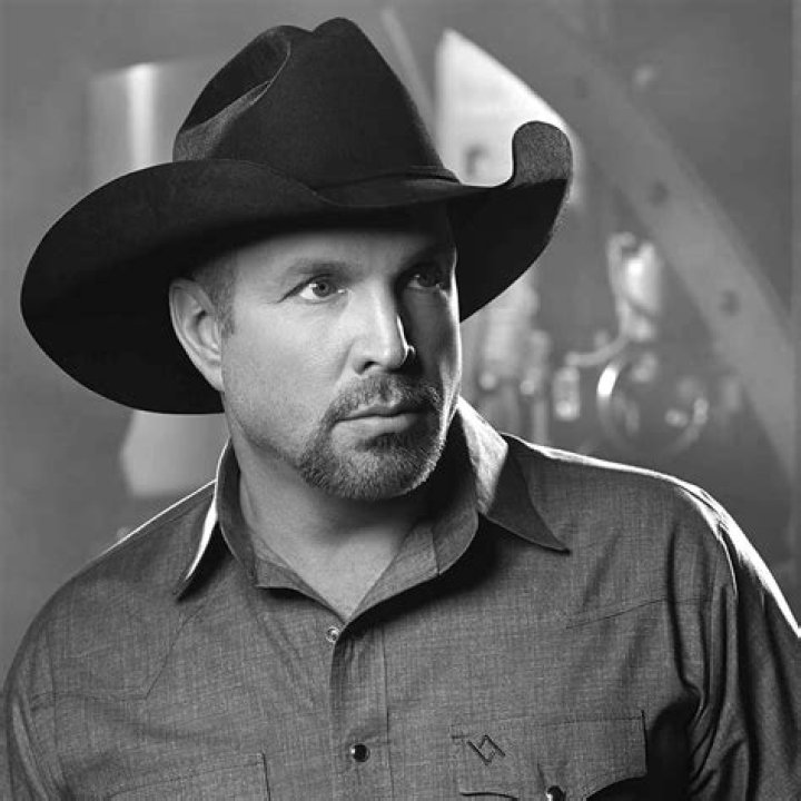 Garth Brooks- Wiki, Age, Height, Net Worth, Wife, Marriage