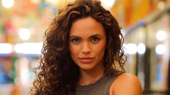 Giovana Cordeiro- Biography, Net Worth, Boyfriend, Age, Ethnicity, Career