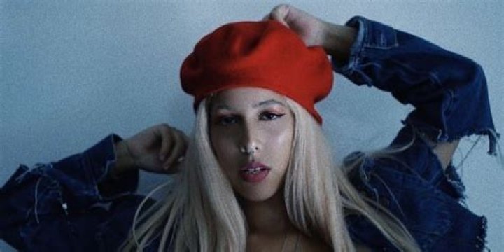 Gloomy Sarah- Bio, Age, Height, Net Worth, Boyfriend, Dating