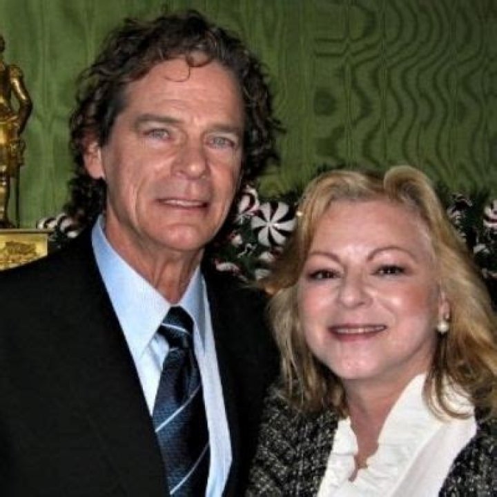 Gloria Thomas- Net Worth, Age, Ethnicity, Wife, Height, Career