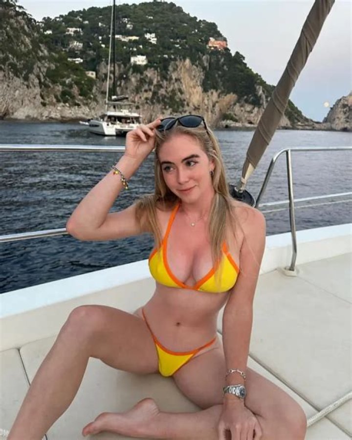 Grace Charis Age, Wiki, Height, Boyfriend, Net Worth, Ethnicity, Career