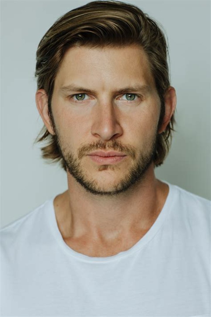 Greyston Holt- Age, Bio, Girlfriend, Net Worth, Height, Weight, Career