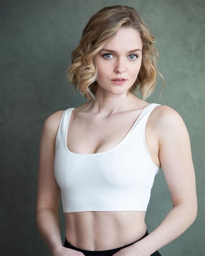 Hallea Jones- Bio, Age, Height, Net Worth, Boyfriend, Dating