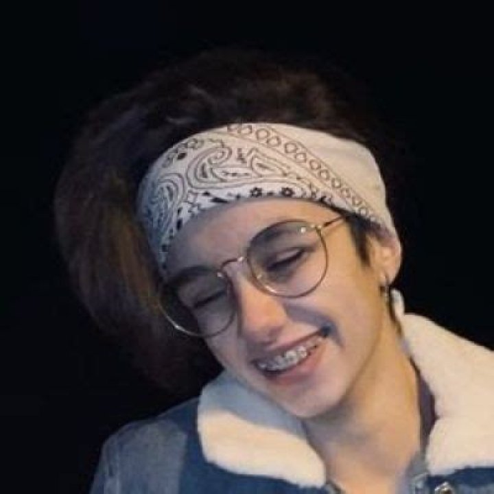 hariips- Age, Net Worth, Height, Girlfriend, Career, Nationality