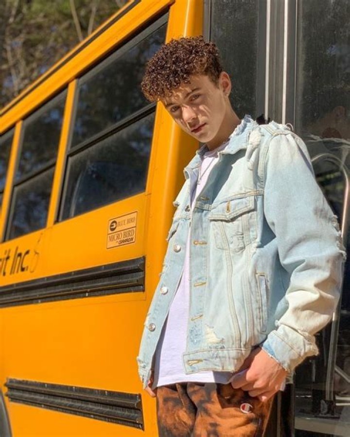 Hayden Abramson- Wiki, Age, Height, Net Worth, Girlfriend, Dating