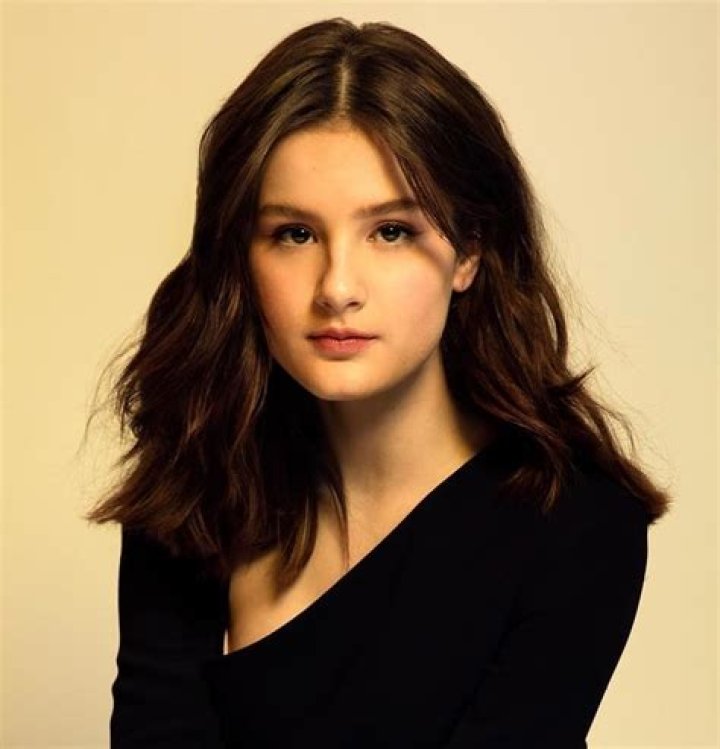 Hayley LeBlanc- Wiki, Biography, Age, Height, Net Worth, Boyfriend