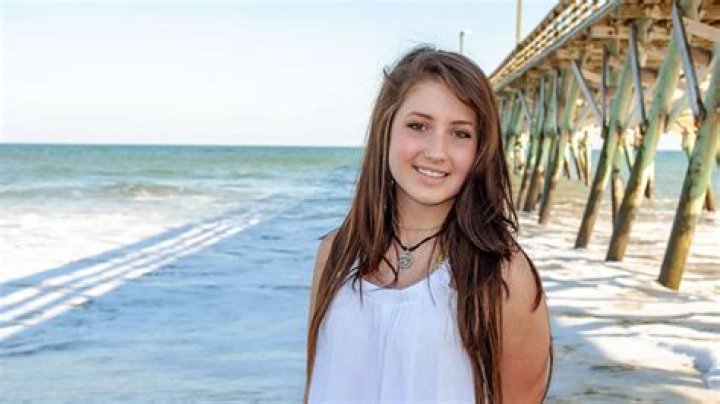 Heather Elvis- Wiki, Age, Height, Net Worth, Boyfriend, Ethnicity