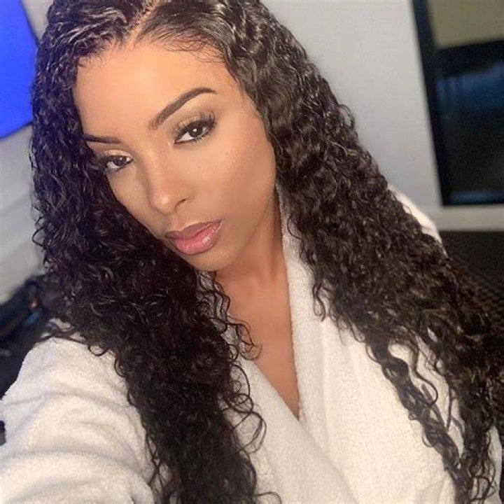 Who is Hencha Voigt? Wiki, Age, Height, Boyfriend, Net Worth, Ethnicity