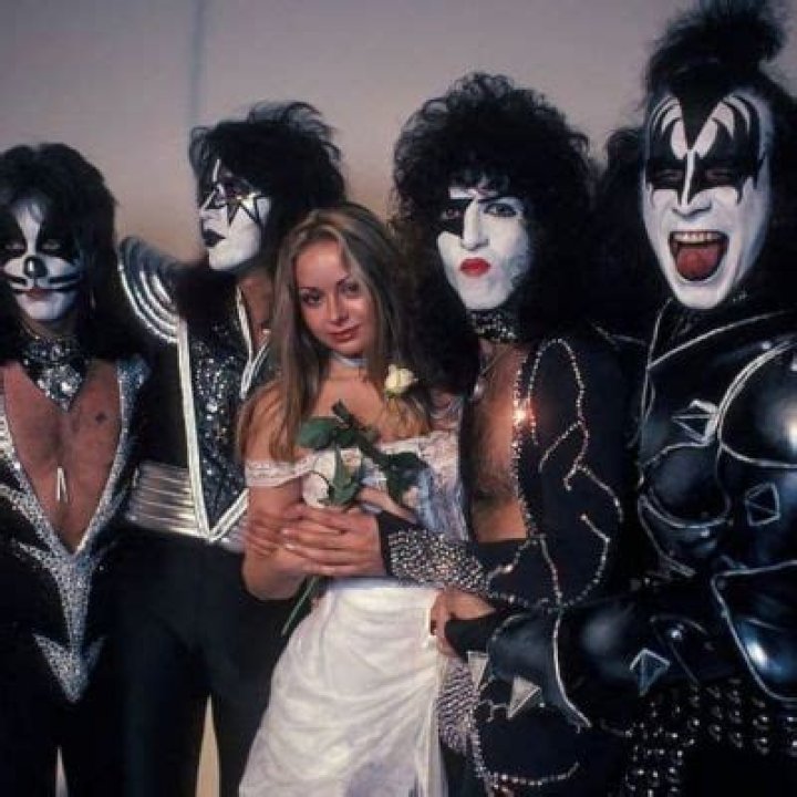 Here Are The 5 Facts About Former Playboy Playmate Star Stowe