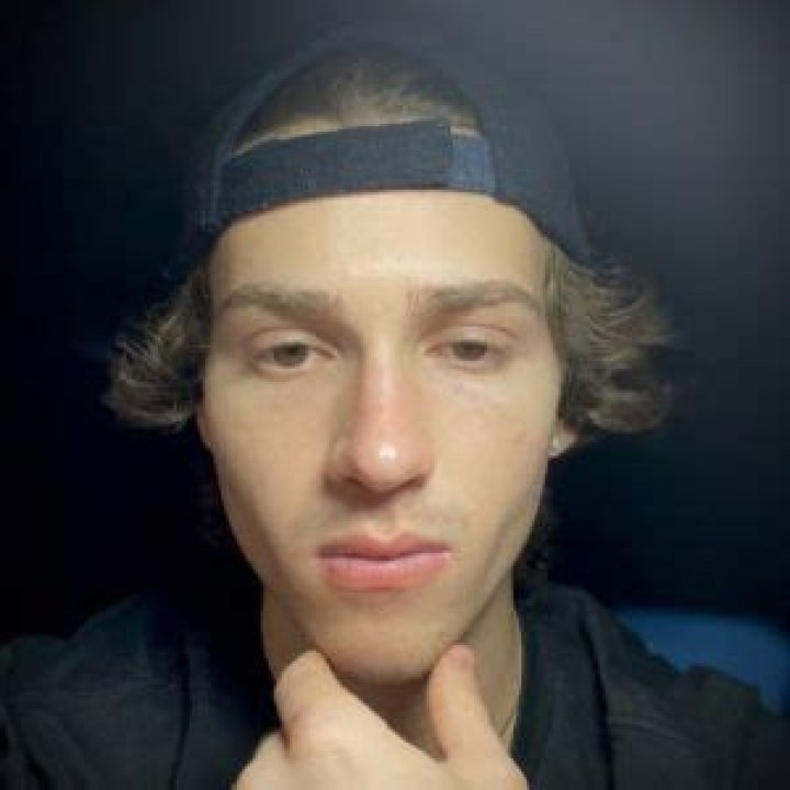 Heyimbluey- Bio, Age, Wiki, Tik Tok, Net Worth, Girlfriend, Height