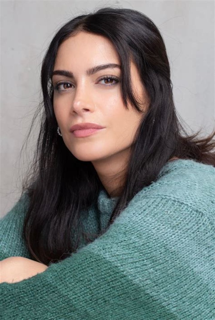 Hollie Bahar- Wiki, Age, Height, Net Worth, Boyfriend, Ethnicity