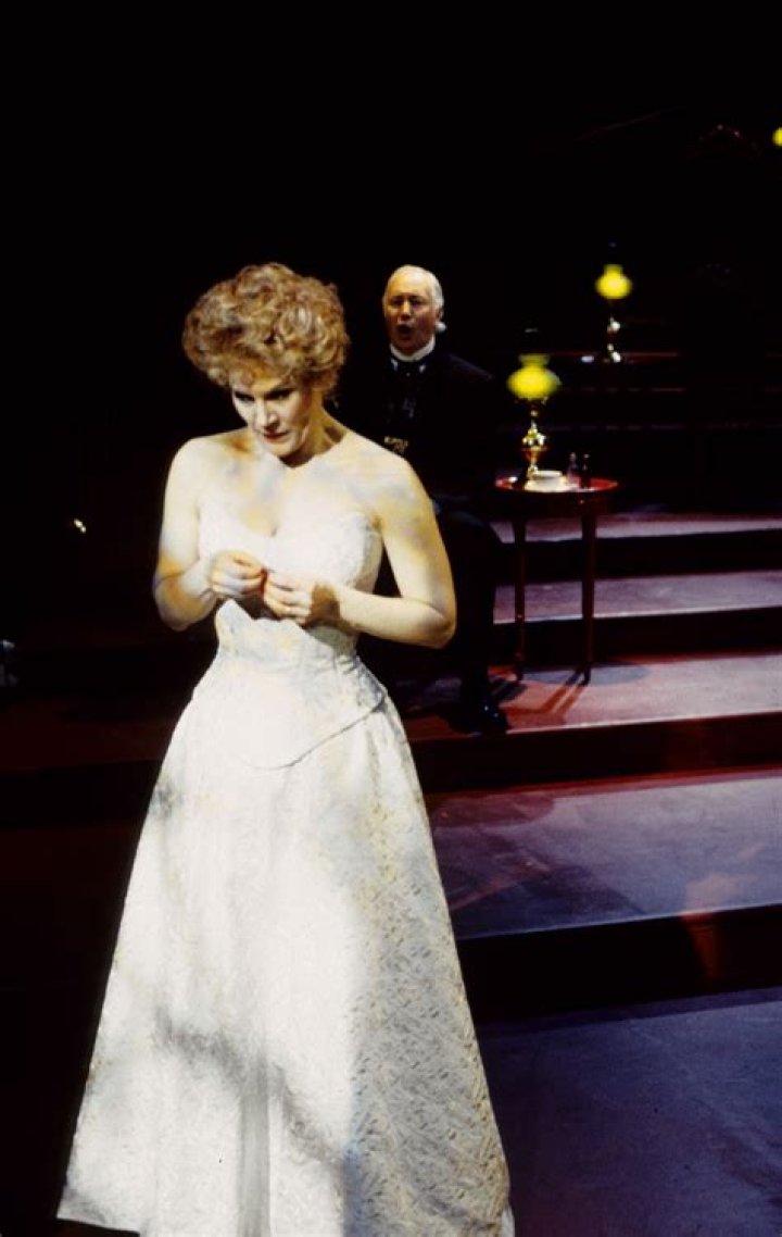 Hollis Resnik- Wiki, Bio, Net worth, Husband, Death