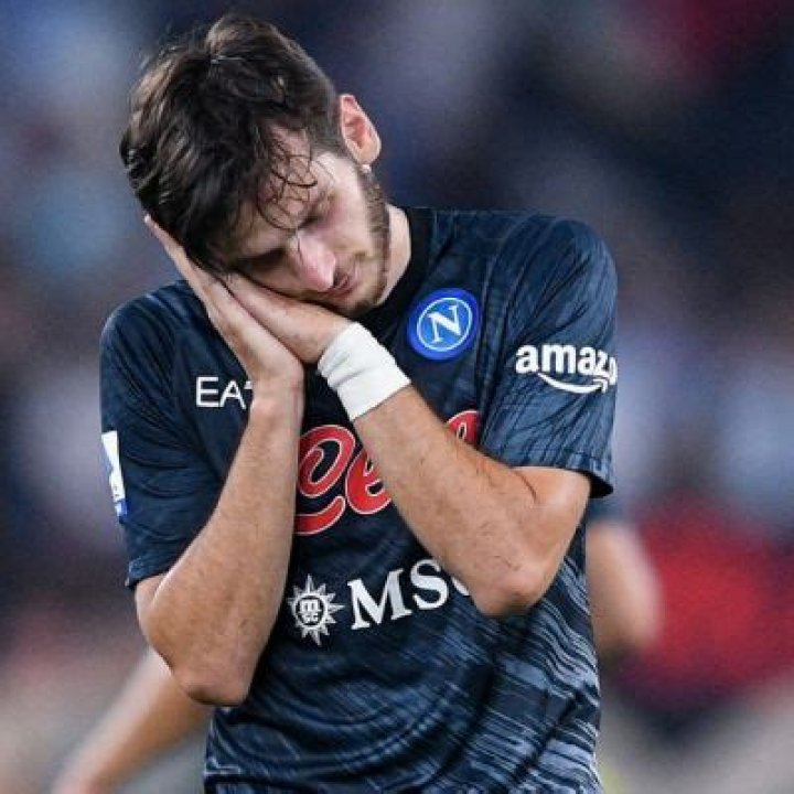 How Much Does Khvicha Kvaratskhelia Earn A Month?