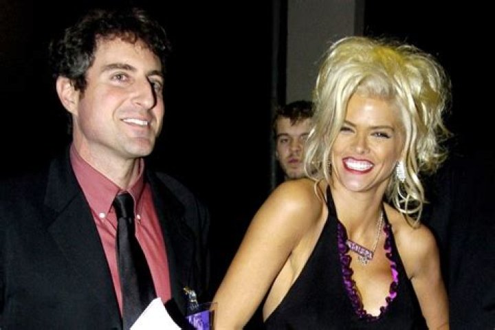 Who Is Howard Kevin Stern? Age, Net worth, Career, Family, Profession