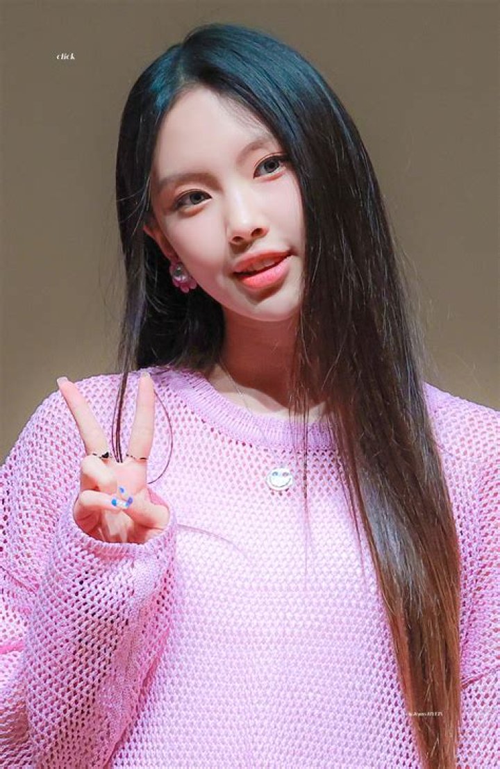 Hyein- Wiki, Age, Height, Boyfriend, Net Worth, Ethnicity, Career